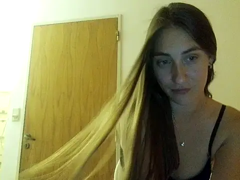 Noracherry online show from 02-13-26, 01:34