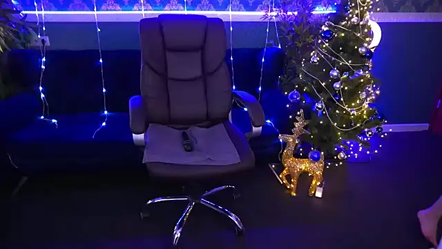 Dafni Monn online show from 12-20-24, 10:05