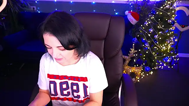 Dafni Monn online show from 12-31-24, 08:26