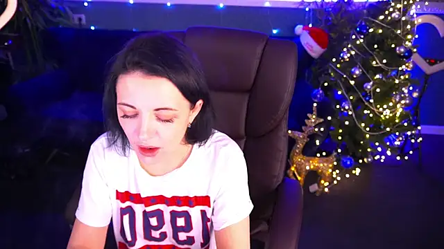 Dafni Monn online show from 12-31-24, 11:31