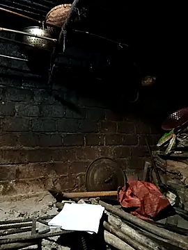 Snapshot of yu--yo chatting on 03-10-26, 11:21 yu--yo online show from 03-10-26, 11:21