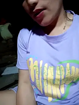 Snapshot of yu--yo chatting on 03-11-26, 11:27 yu--yo online show from 03-11-26, 11:27