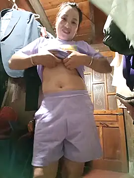 Snapshot of yu--yo chatting on 03-29-26, 05:40 yu--yo online show from 03-29-26, 05:40