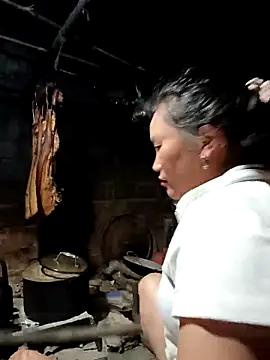 Snapshot of yu--yo chatting on 03-30-26, 11:28 yu--yo online show from 03-30-26, 11:28