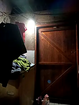 Snapshot of yu--yo chatting on 04-05-26, 01:52 yu--yo online show from 04-05-26, 01:52