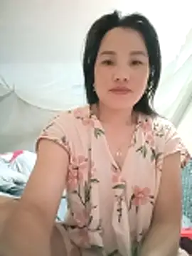 Snapshot of yu--yo chatting on 04-07-26, 10:53 yu--yo online show from 04-07-26, 10:53