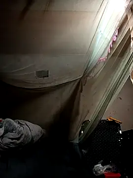 Snapshot of yu--yo chatting on 04-12-26, 04:12 yu--yo online show from 04-12-26, 04:12