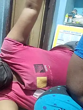 Snapshot of divyasree1431 chatting on 01-12-26, 06:46 divyasree1431 online show from 01-12-26, 06:46