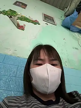 Snapshot of July-love chatting on 02-13-26, 03:35 July-love online show from 02-13-26, 03:35