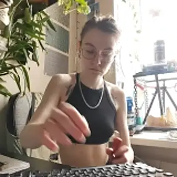 Snapshot of Shy_Bamby chatting on 02-19-26, 12:23 Shy Bamby online show from 02-19-26, 12:23