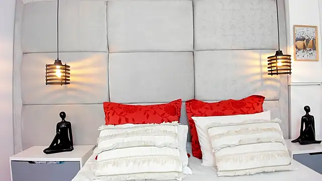 Snapshot of IvonneOwen chatting on 02-09-26, 01:09 IvonneOwen online show from 02-09-26, 01:09