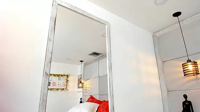 Snapshot of IvonneOwen chatting on 02-20-26, 06:26 IvonneOwen online show from 02-20-26, 06:26