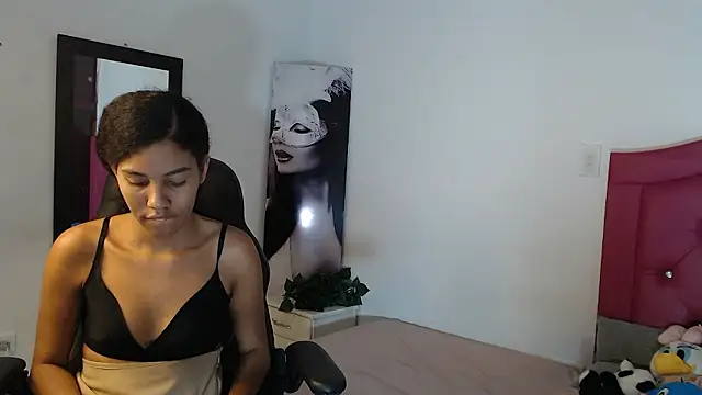 Snapshot of Ebony_foxxx chatting on 01-08-26, 03:20 Ebony foxxx online show from 01-08-26, 03:20