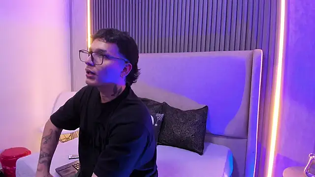 SamuParker online show from 01-10-26, 03:30