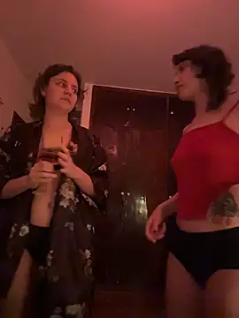 Snapshot of witchdub chatting on 02-10-26, 01:21 witchdub online show from 02-10-26, 01:21