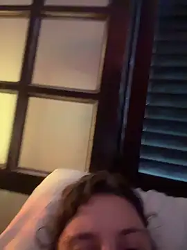 Snapshot of witchdub chatting on 02-12-26, 04:24 witchdub online show from 02-12-26, 04:24