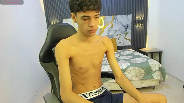 Dark Desiree18 online show from 02-15-26, 12:14