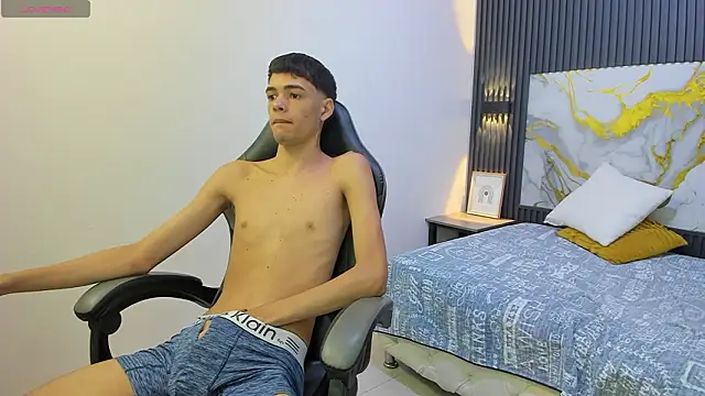 Dark Desiree18 online show from 02-25-26, 12:26