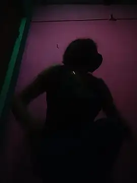 larahotg online show from 01-18-26, 04:44