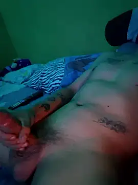 Snapshot of EdwinG2001 chatting on 01-08-26, 06:16 EdwinG2001 online show from 01-08-26, 06:16