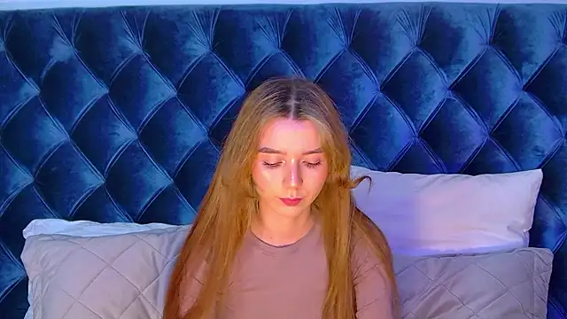 VanessaVienne online show from 02-22-26, 04:27