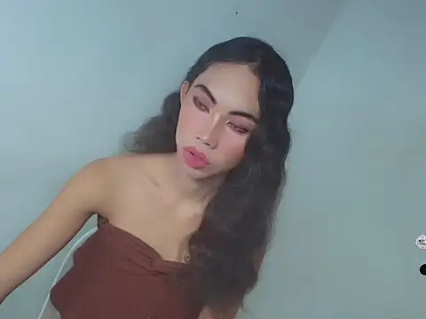 Snapshot of Massivecockfiona chatting on 02-15-26, 07:51 Massivecockfiona online show from 02-15-26, 07:51