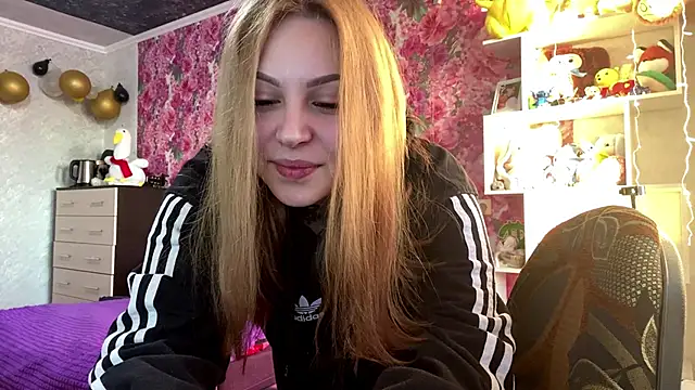 TraciBallena online show from 02-10-26, 06:06