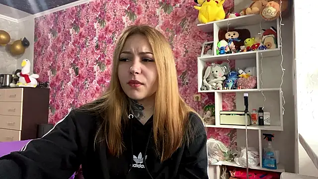 TraciBallena online show from 02-11-26, 09:03