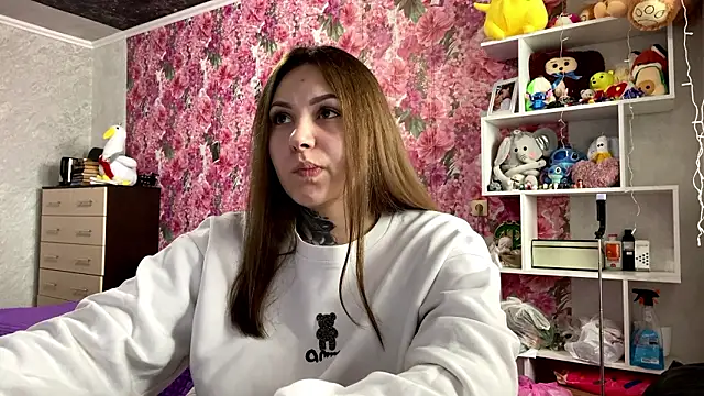 TraciBallena online show from 02-24-26, 07:17