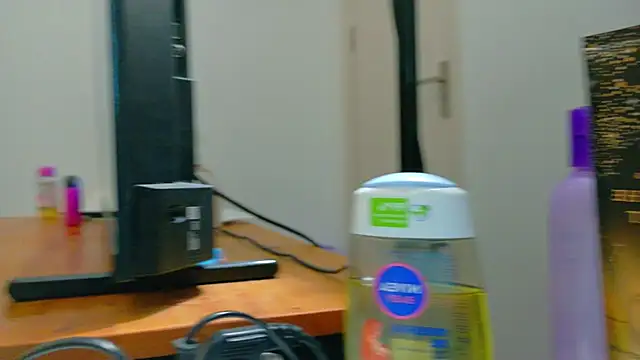 MiaGoldd  online show from 01-09-26, 06:27