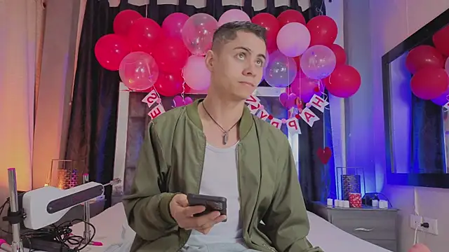 LeoMonnroe online show from 02-16-26, 04:36