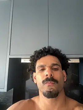 Snapshot of Gustavo17model chatting on 01-08-26, 07:27 Gustavo17model online show from 01-08-26, 07:27