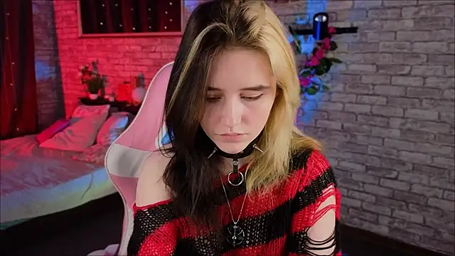 Snapshot of RubyMyst chatting on 01-11-26, 08:47 RubyMyst online show from 01-11-26, 08:47