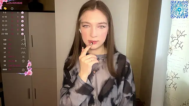 Snapshot of MarlanaEndler chatting on 02-14-26, 11:07 MarlanaEndler online show from 02-14-26, 11:07