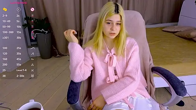 Snapshot of ApheliaStar chatting on 02-05-26, 04:11 ApheliaStar online show from 02-05-26, 04:11