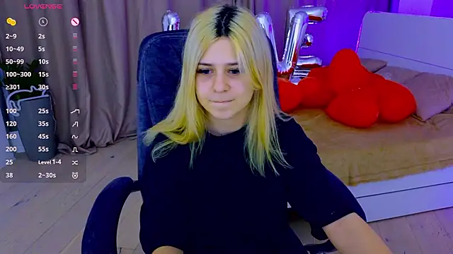 Snapshot of ApheliaStar chatting on 02-17-26, 05:08 ApheliaStar online show from 02-17-26, 05:08