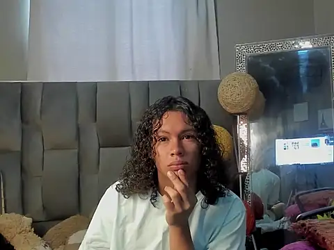 Snapshot of dylaans19 chatting on 02-07-26, 02:21 dylaans19 online show from 02-07-26, 02:21