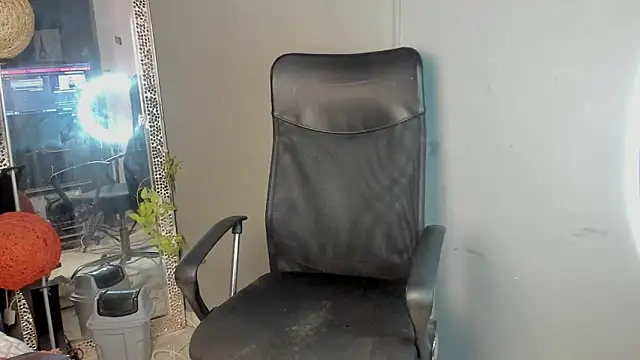 Snapshot of dylaans19 chatting on 02-11-26, 02:33 dylaans19 online show from 02-11-26, 02:33