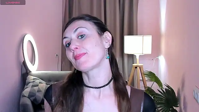 Juliet Jamess online show from 02-24-26, 06:55