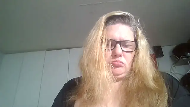 Snapshot of sexualsadie18 chatting on 01-13-26, 08:03 sexualsadie18 online show from 01-13-26, 08:03