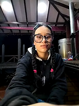 l0lita emi online show from 02-11-26, 10:09