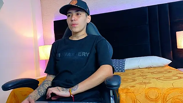 Raven Cox online show from 01-10-26, 05:53