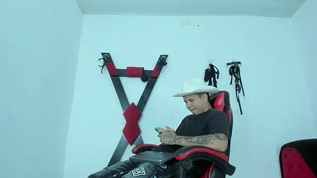 LatinsGuys18 online show from 01-13-26, 11:48