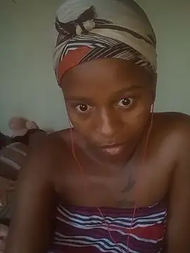 Snapshot of Princess2002Electron chatting on 02-05-26, 04:39 Princess2002Electron online show from 02-05-26, 04:39