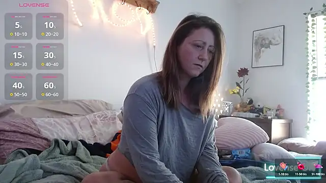 FoxyMillie online show from 02-17-26, 04:46