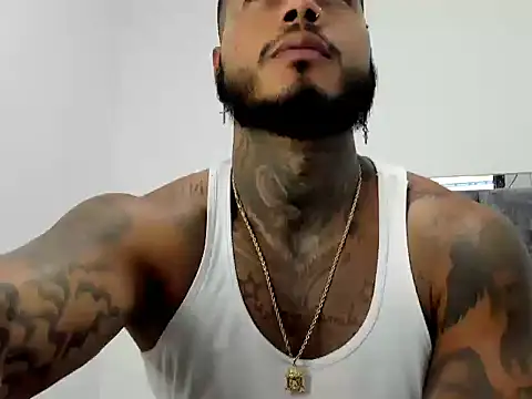 Snapshot of alexis_27121 chatting on 03-04-26, 05:02 alexis 27121 online show from 03-04-26, 05:02