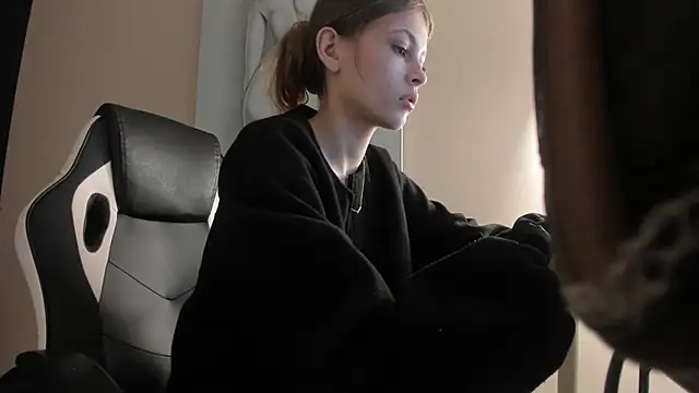 ElviraRosse1 online show from 01-14-26, 12:22