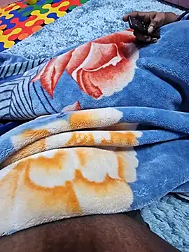 Snapshot of Queen143King143 chatting on 01-10-26, 11:20 Queen143King143 online show from 01-10-26, 11:20