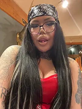 Snapshot of BaByDollxChloe chatting on 02-04-26, 10:21 BaByDollxChloe online show from 02-04-26, 10:21