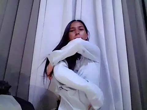 LOVELYMAYUMIE online show from 03-23-26, 12:20